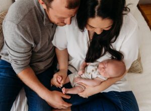 Read more about the article The Benefits of a Lifestyle Newborn Photography Session at Home