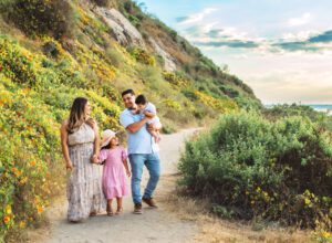 Read more about the article Why Spring is the Best Time for Family Photos in Los Angeles!