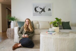 Read more about the article Why It’s a Game Changer Booking Headshots for Therapists in Los Angeles